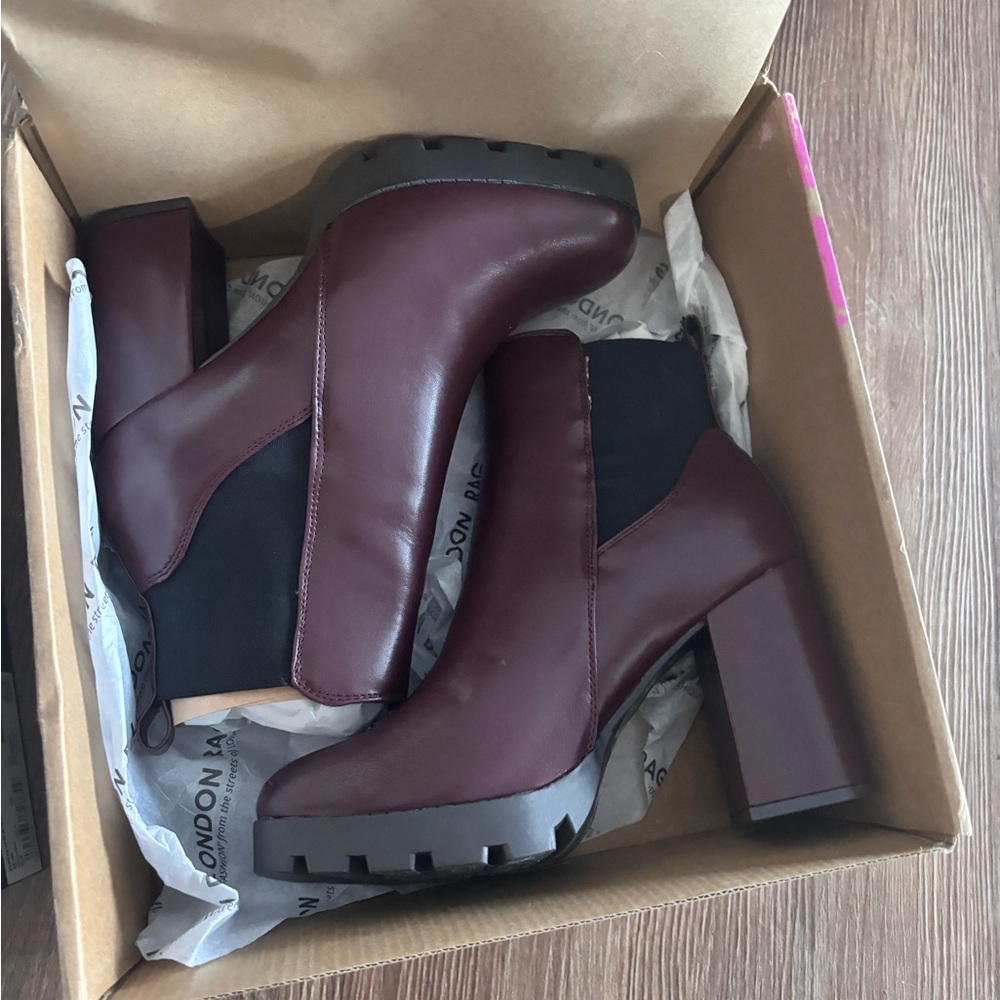 Chic Burgundy Heeled Boots